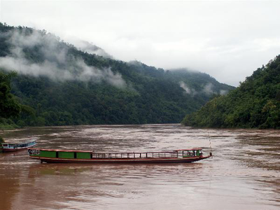 Laos en Cambodja rivier boot Djoser 