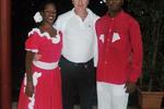 Lucien met dansers uit Cuba