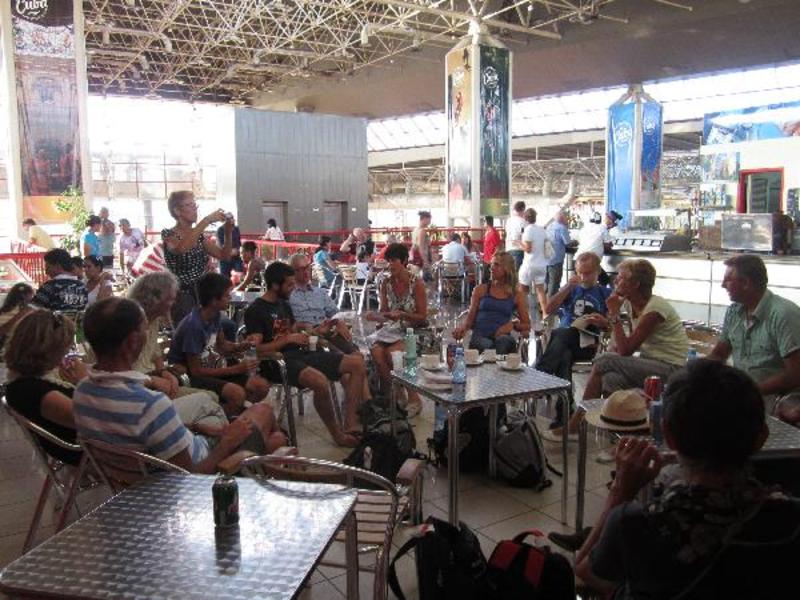 laatste samenzijn op de luchthaven van Havana
