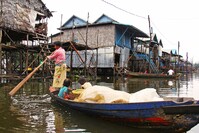 boot en paalwoning Tonle Sap meer Siem Reap