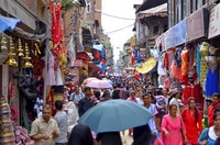 De drukte in de straten van Thamel, Kathmandu