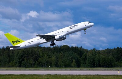 Air Baltic vliegtuig
