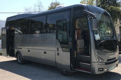 Vervoer in comfortabele bus met airco