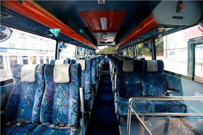 India, Nepal en Rajasthan binnenkant bus vervoersmiddel Djoser 
