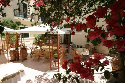 Palladion Hotel Syros Tuin Griekenland