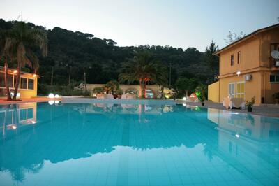 Hotel Paradiso zwembad Piazza Armerina Italie