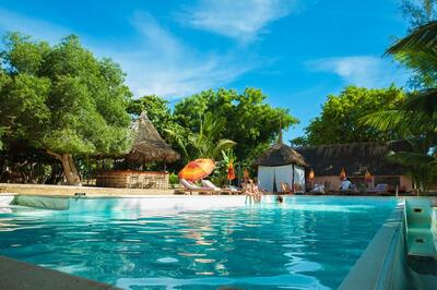 Hotel Bamboo Club zwembad Ifaty Madagascar