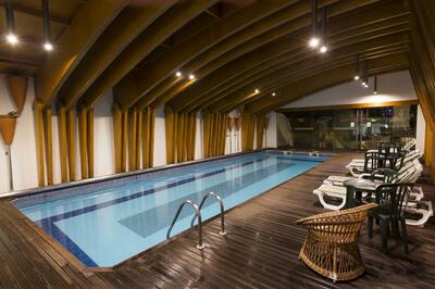 Hotel Ponta Delgada zwembad Azoren