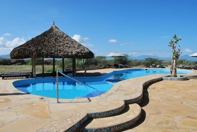 Kenia en tanzania overnachting hotel accommodatie zwembad Djoser 