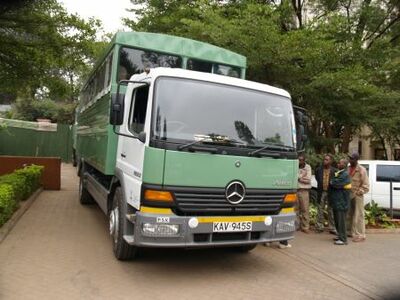 Tanzania en Zanzibar bus vervoersmiddel rondreis djoser Family