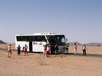 Jordanië rondreis bus vervoersmiddel Djoser 
