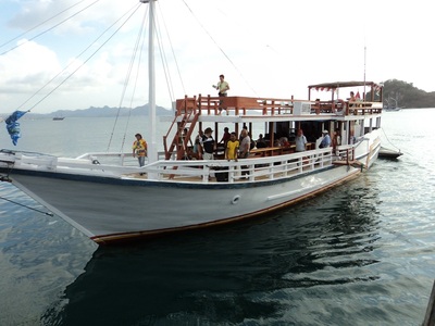 rondreis kleine sunda eilanden boot vervoersmiddel Djoser 