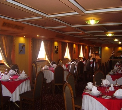 Egypte boot vervoersmiddel restaurant accommodatie overnachting rondreis Djoser Family 