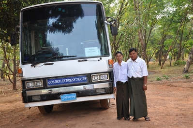Myanmar rondreis bus vervoersmiddel Djoser 