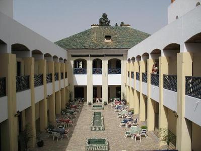 Binnentuin Marokko djoser accommodatie Fes Hotel Batha