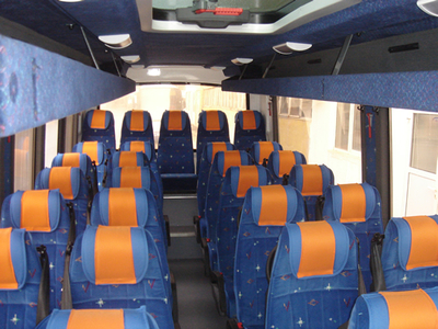 Roemenie en Bulgarije bus binnekant vervoersmiddel rondreis Djoser 