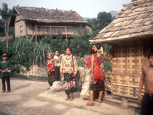 Onderweg naar Vang Vieng - dorp van minderheden