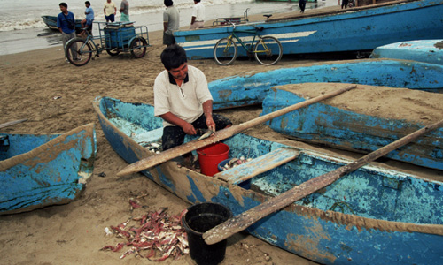 Puerto Lopez – boot met visser